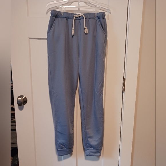 Top & Pant Set - Picture 5 of 9